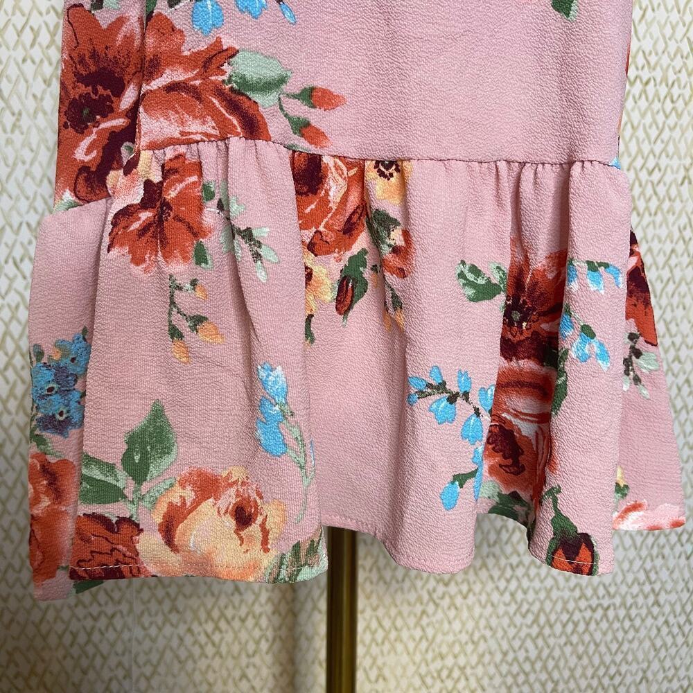 How Very Loved Pink Floral Loose Fit Ruffle Hem Racer Back Tank Top Size S - Picture 2 of 8
